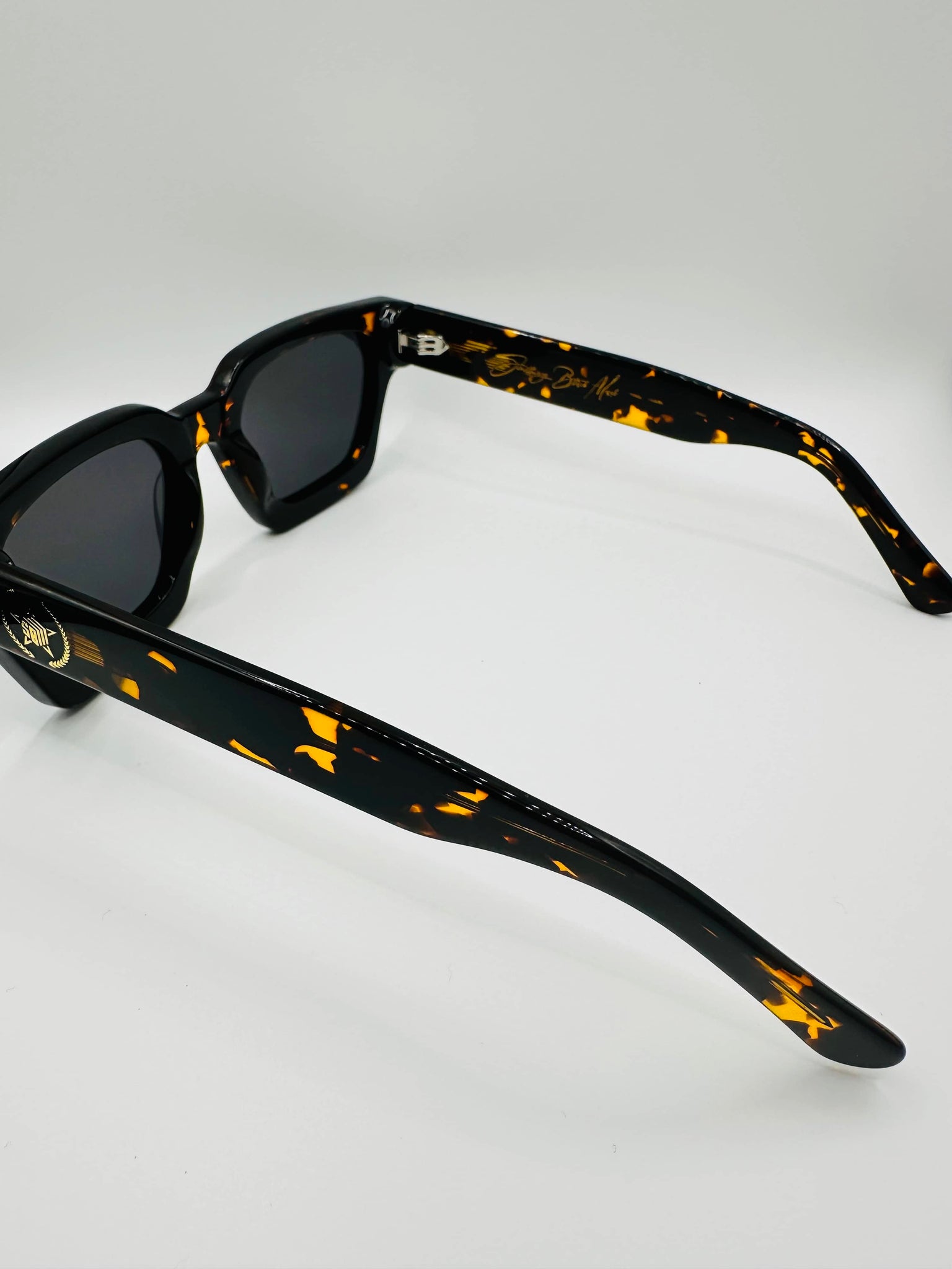 Something Black Made Polarized Tortoise Shell Sunglasses  display picture 1